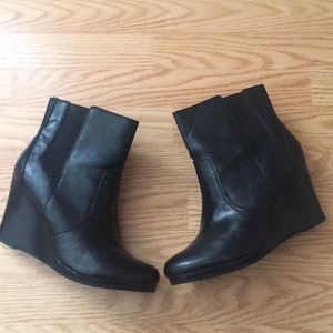 Women’s Kenneth Cole black boots